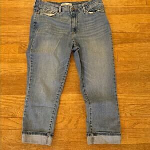 Levi's Signature mid rise cuffed medium wash capri jeans pants size 10
 b15